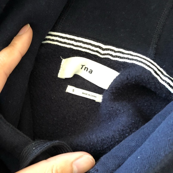 Aritzia TNA Hoodie - Picture 4 of 4